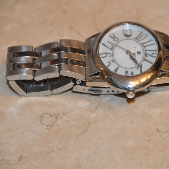 CLASSIC ESTATE MAYORS BIRKS OVAL SILVER WHITE SUNBURST DIAL  display picture 3